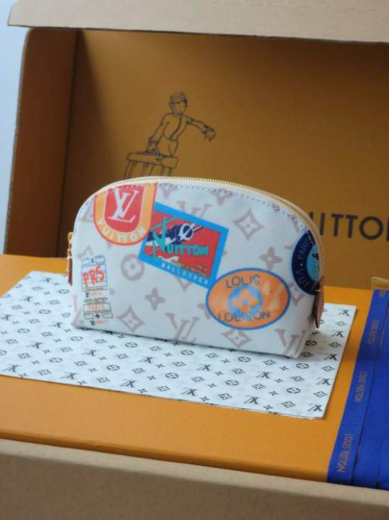 Picture of Louis Vuitton Wallets _SKUfw236289088fw